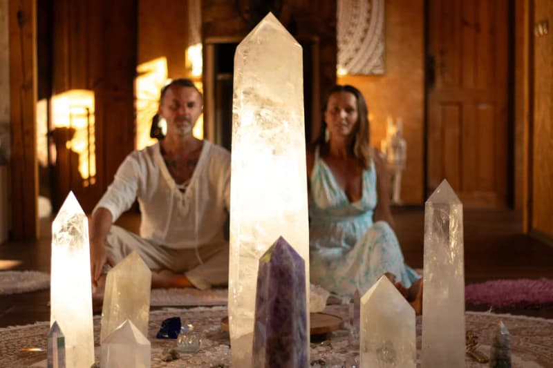 Křišťálové věže v meditační místnosti